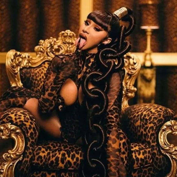 Cardi B 首次登上金九封面，怒嗆川普滾出白宮「他根本沒在為大眾做任何事」！