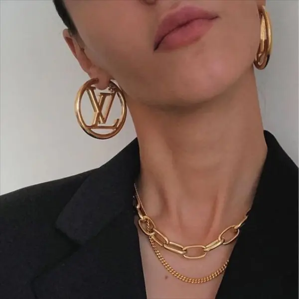 全都台幣「3 萬有找」！CHANEL、LV⋯盤點 8 個「名牌爆款珠寶」小資女通通買得起！