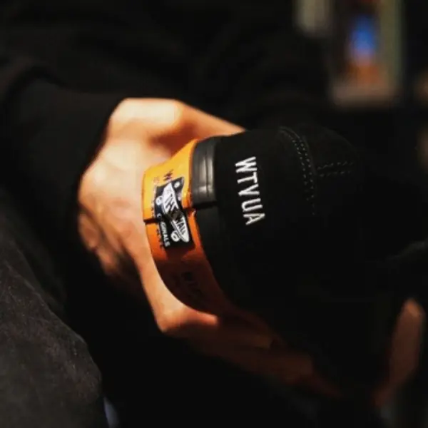 絕對買爆！WTAPS x Vans 合作新品「高清」三款釋放，鞋迷：「後跟美尻字樣真的太勸敗！」