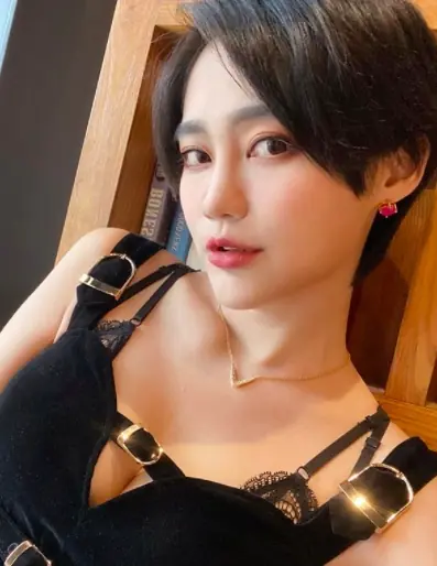 哪有立委這麼水！賴品妤的「英氣短髮」就靠這 3 招撐出仙氣感！男網友：好想被她罵⋯
