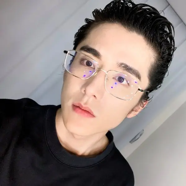 別只追大哥，小哥也帥到爆！《以家人之名》「張新成」帥臉不輸宋威龍～魅力關鍵 2 招必學！