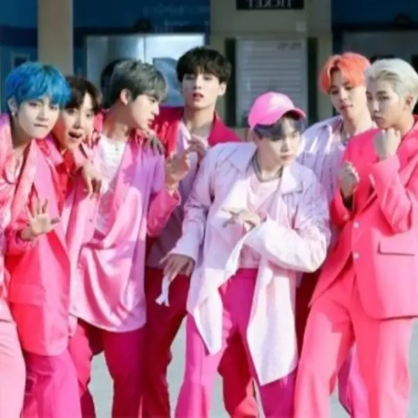 韓國史上第一！BTS〈Dynamite〉空降美國告示牌冠單，超越〈江南Style〉紀錄！