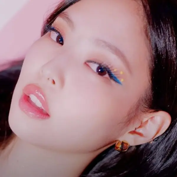 不是人人都能當 BLACKPINK！〈Ice Cream〉MV 女神御用「唇色」～有這 2 個特徵，你真的不適合！