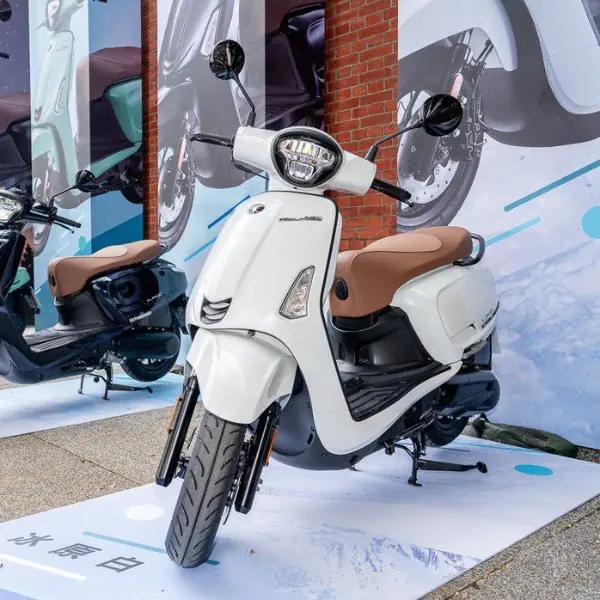 【老 J 推車】顏值高性能更猛！全新 KYMCO Like Colombo 150「4 大亮點」一拳公開