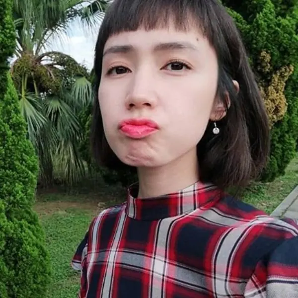 戲裡憔悴，戲外輕熟逆齡！《追兇 500 天》小薰越變越美 3 關鍵～網友：比黑澀會時期還要正！