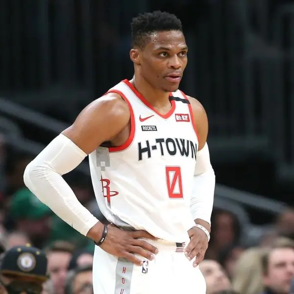 2020 年 NBA 例行賽十大搞笑時刻：詹皇「天龍八步」再現、威少無腦運球讓隊友看傻眼