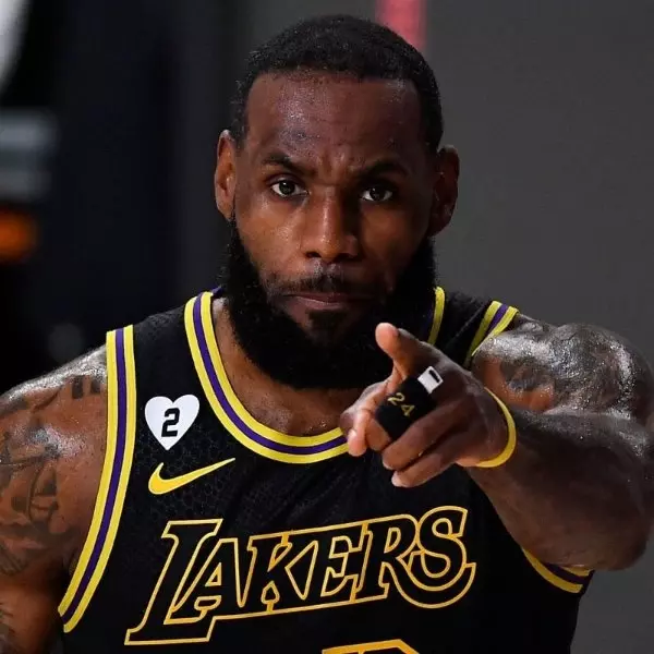 依舊沒有極限！詹皇今年季後賽數據驚人，35 歲再創 NBA 史上唯一「最難打破」紀錄