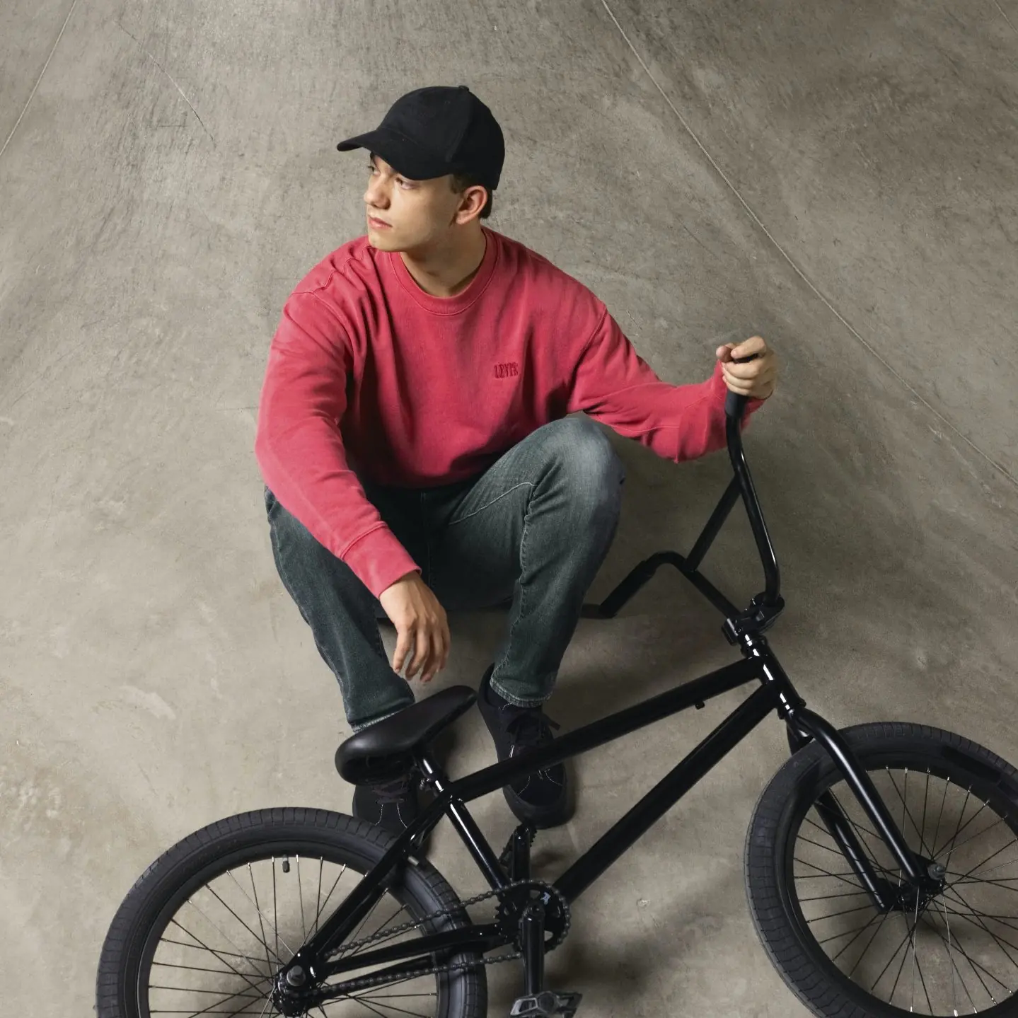 穿上它極限運動也能照樣衝一波！+Levi’s® Flex Eco Performance 「絕對彈力丹寧」，顛覆你對永續丹寧褲的想像