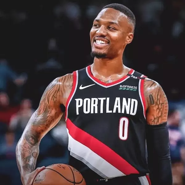 酸度爆表！Paul George  全場 16 投 4 中還投一顆「離譜切板球」，Lillard：這是很棒的出手選擇