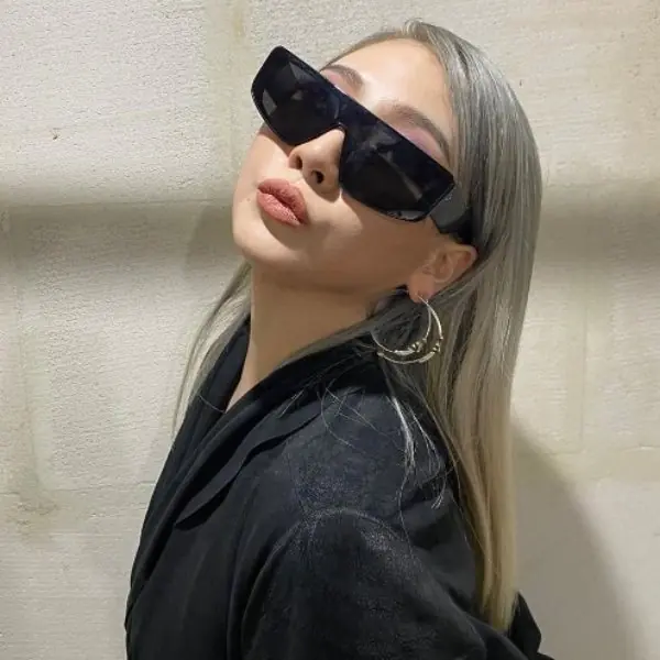 不是乖乖牌也能做女神！解析女王 CL 的氣勢爆棚關鍵，就靠這「搭配細節」帥到男女通吃！