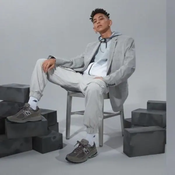 YEEZY 設計師也倒戈！五個原因告訴你為什麼一定要入手 New Balance 2002R！