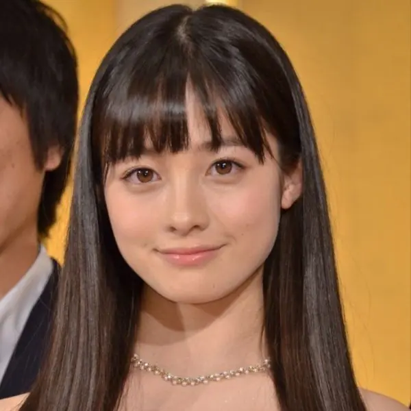 美少女體內是中年大叔！22 歲「橋本環奈」被爆沉迷喝酒打麻將，隔天拍戲滿眼充血！