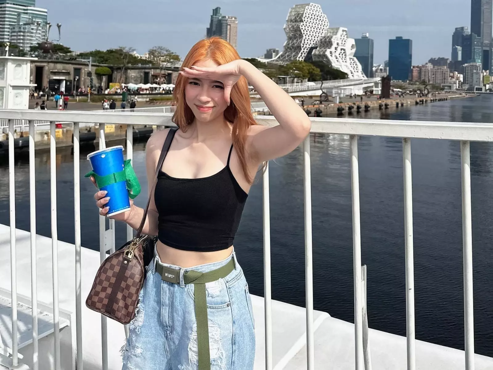 告五人女主唱犬青／蔡欣倫嬌小身高體重穿搭技巧解析！修長美腿原來是造出來的！