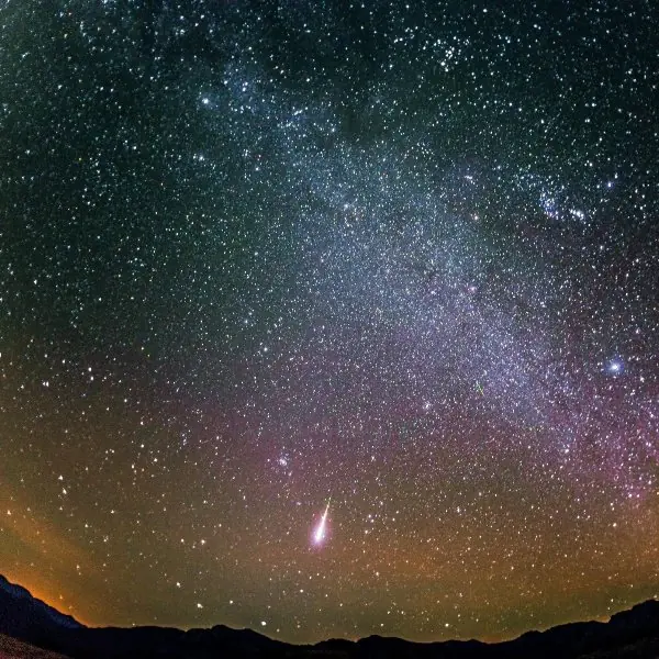 快帶妹子一起去看流星雨！秋季必看「獵戶座流星雨」，觀星地點推薦、最佳觀測時間看這裡