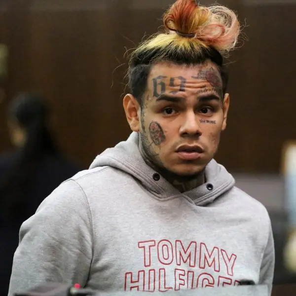 才剛出來又要坐牢了？饒舌歌手 6ix9ine 承認性侵未成年少女，還拍影片炫耀：「我願意用餘生承擔後果⋯」