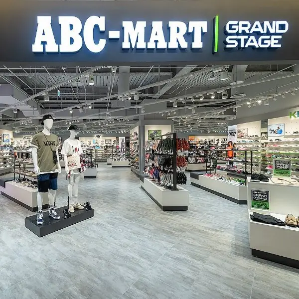 潮流編輯「阿鑫、南西」搶先帶你開逛 ABC-MART GS 台中大遠百！還精選2020年必收單品，這些你收了沒？