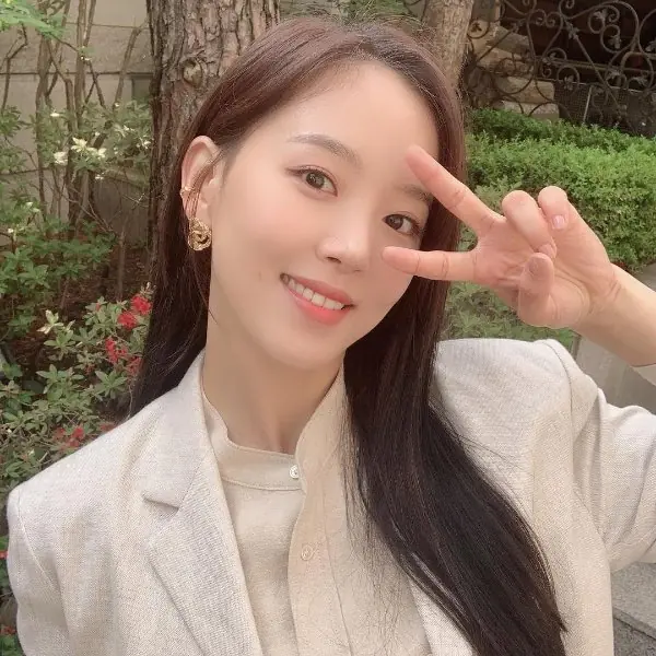 外型不輸秀智！《Start-Up》女二「姜漢娜」好感度直線上升，就靠這個「造型小細節」！