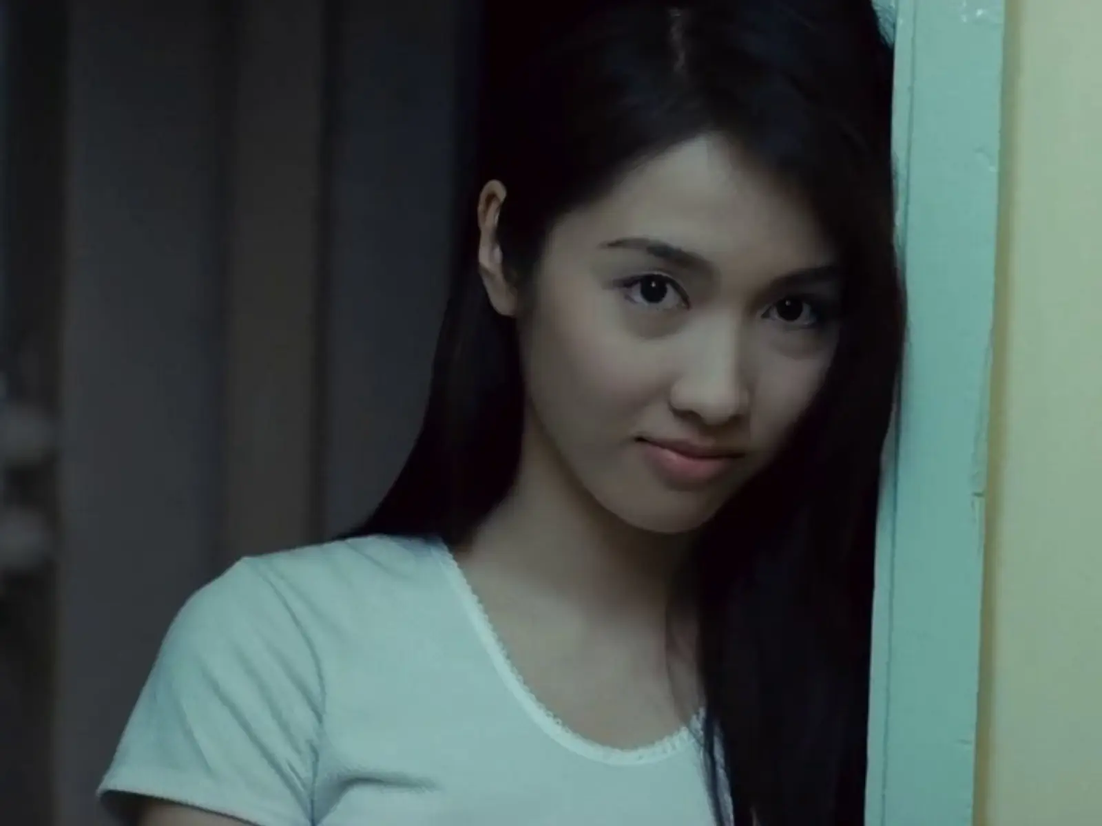 《古惑仔》經典女主角 20 年後變得怎麼樣？小結巴美豔動人、丁瑤還是一樣辣！