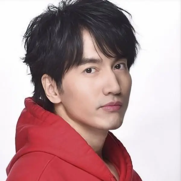 F4 門面擔當越老越帥！39 歲「周渝民」、43 歲「言承旭」的熟男期，到底誰保養的更好？
