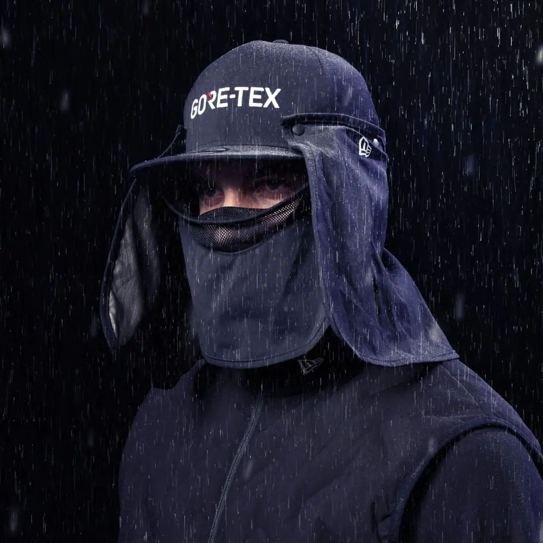 準備好迎戰秋冬毀滅性大雨！防水風衣、 Gore-Tex 帽這 4 大穿搭單品一定要有，潮迷：全身 Super Dry 啊～