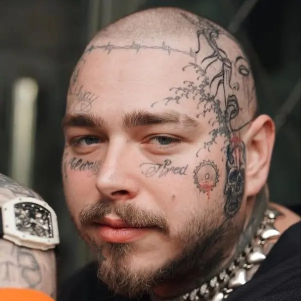 誠實派偶像！Post Malone 坦承擔心「頭髮變少」才剃頭，才 25 歲就開始害怕禿頭！