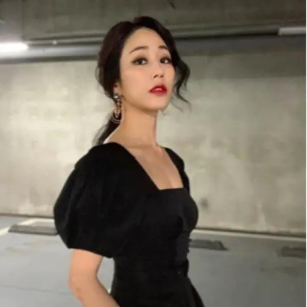 你敢信她已經 36 歲了！《私生活》超火辣女二金孝珍竟是兩個孩子的媽？！就靠這 3 招完勝 20 歲年輕妹仔！