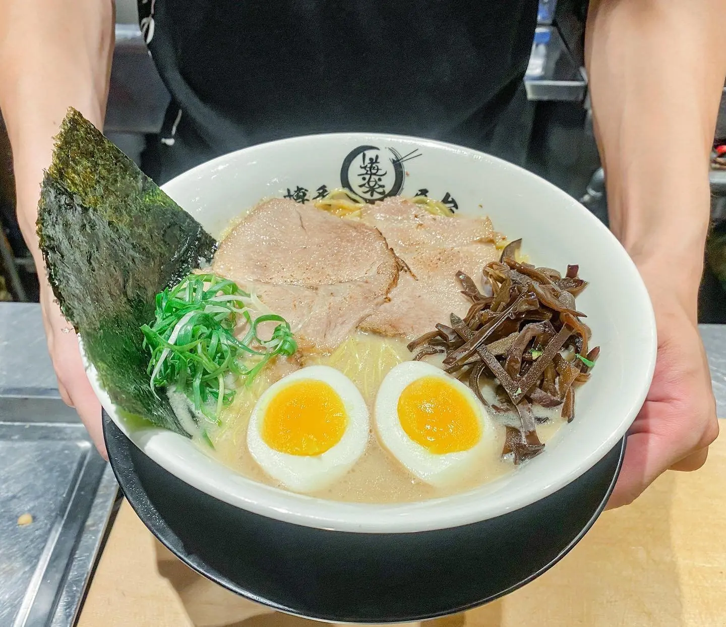 吃膩一蘭了嗎？試試這 4 家老司機必吃的「濃厚系」日式豚骨拉麵，道地日本口味一吃就愛上！