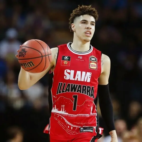 兒子全都背叛！球三弟 LaMelo Ball 選擇和 PUMA 簽約，球爸超氣：FXXK YOU！