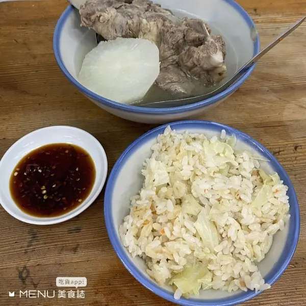 飄香數十年，延三夜市老店非浪得虛名，各個底子深厚，征服老中少的胃！