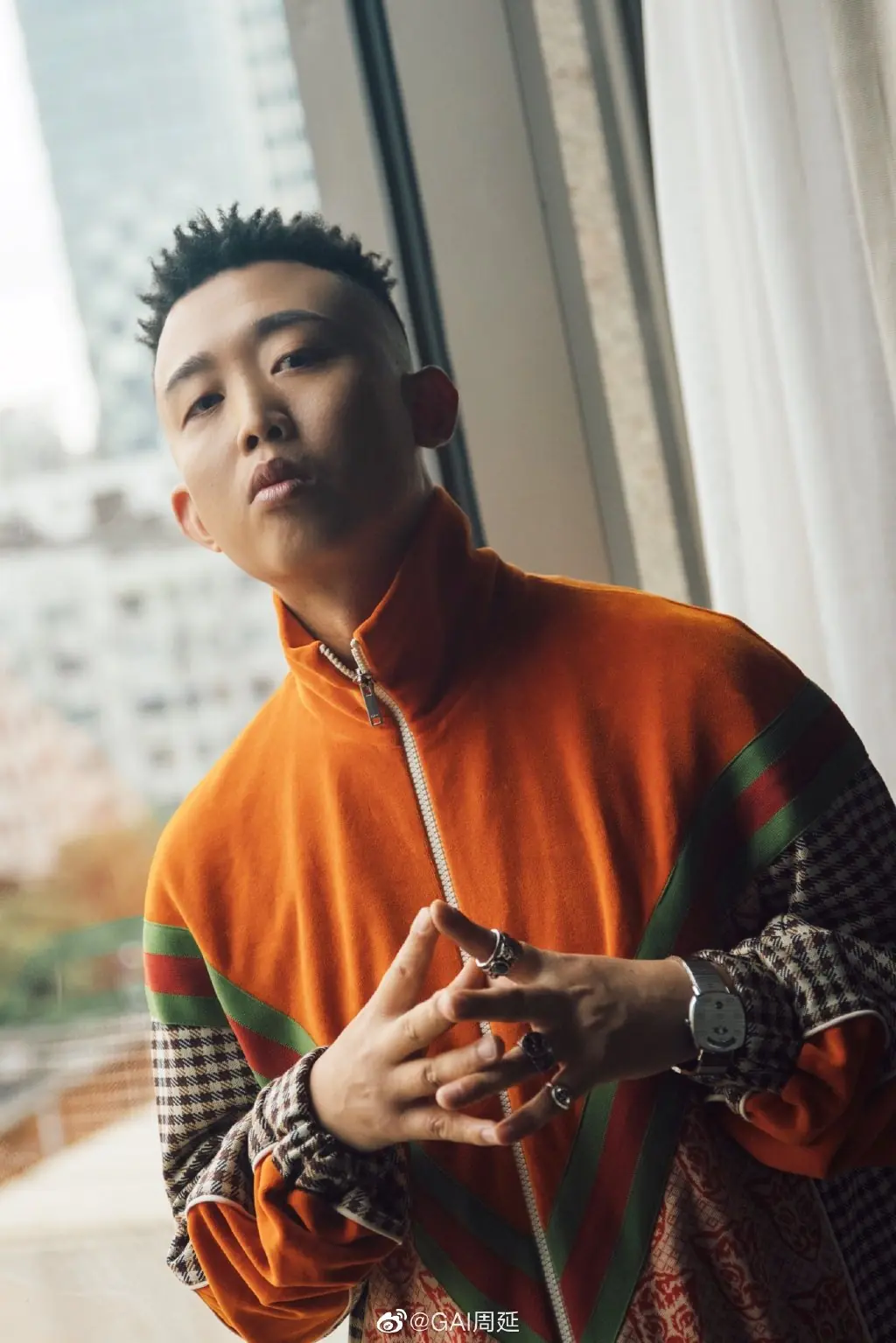 自打嘴巴？以前嗆 Idol 別來沾邊的 GAI ，如今卻要和周杰倫一起當偶像節目導師？