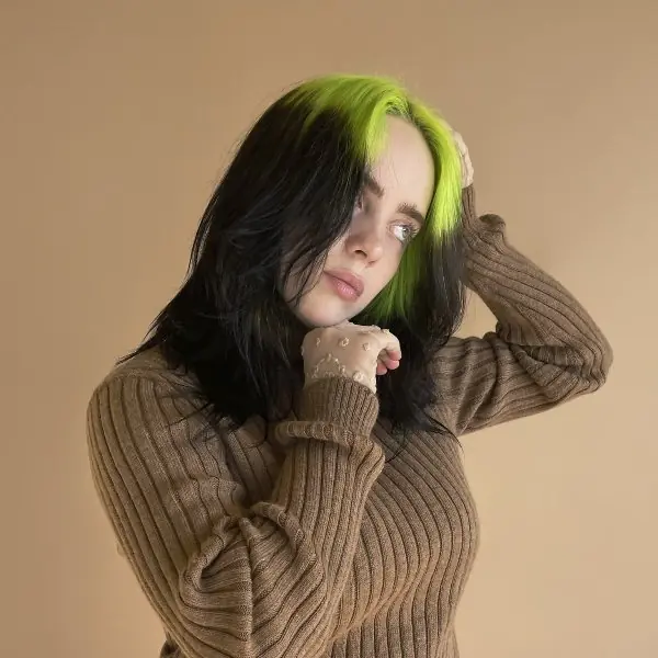怪物新人怪奇比莉疫期闖百貨商場偷竊？ 超狂才女自導自演拍攝 MV  新作獲權威樂評滿分好評