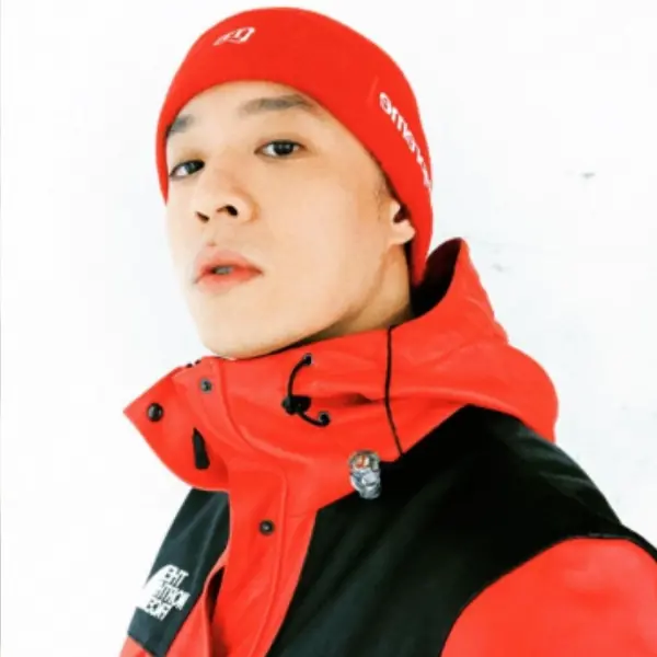 只懂買 Supreme 北面聯名？周湯豪也上身的「機能外套」你一定要有，網友：「這三件都夠帥！」