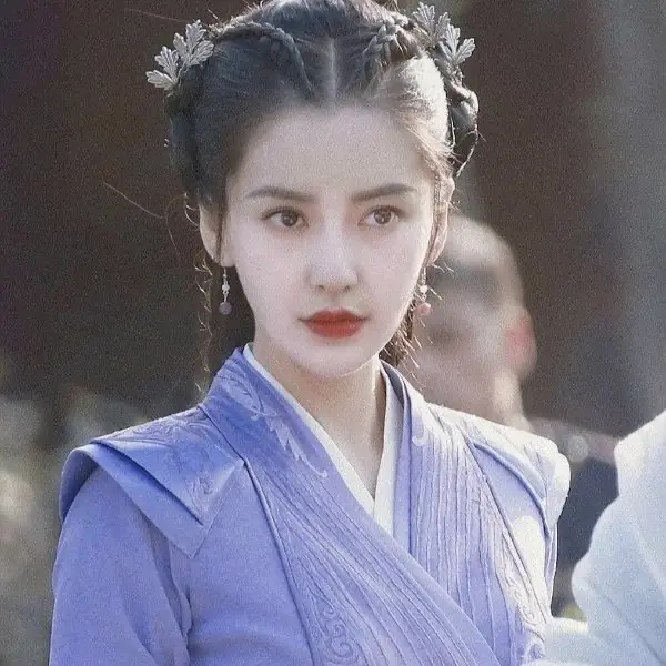 【明星也會醜】女神也會老，Angelababy 幕後照曝光「眼袋＋法令紋」引網驚：真的只有 31 歲嗎？