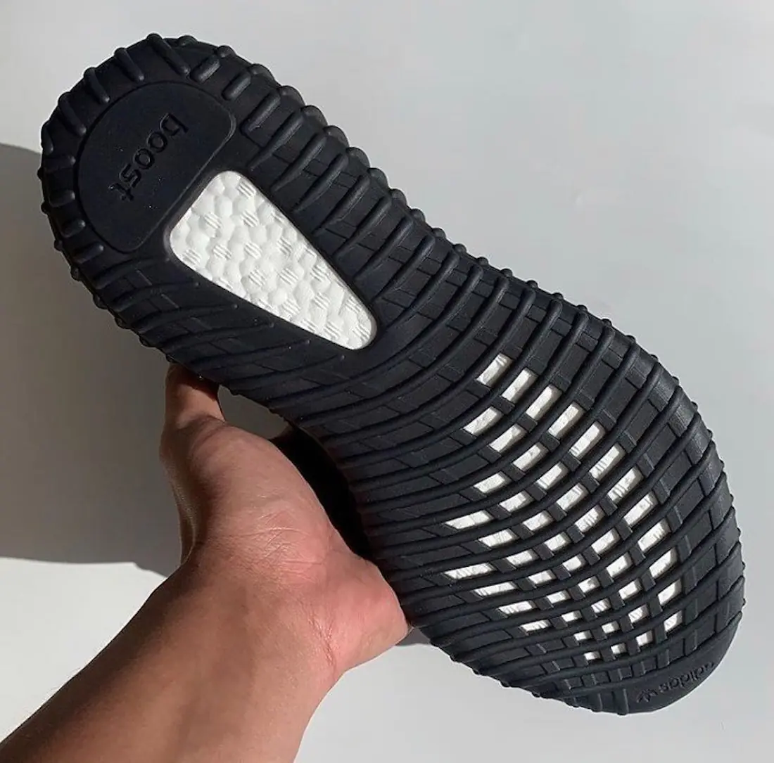 實在太欠買！Yeezy、AJ 11 這 5 雙黑魂球鞋美到哭，鞋迷：希望年終能給力了…