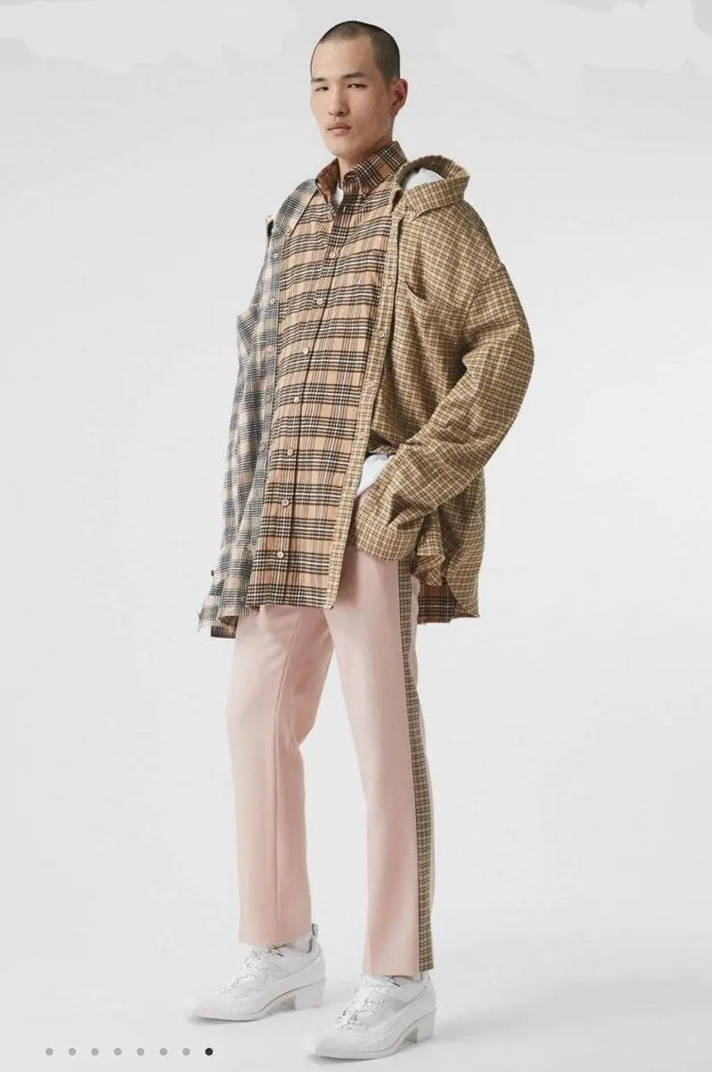 是地獄三頭犬？Burberry 推出超獵奇「三領口」襯衫！你會怎麼搭？