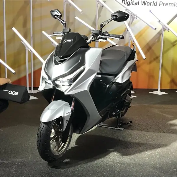 【老 J 推車】最新把妹神車來了！KYMCO 光陽發表會「4 大新車」懶人包整理，電動車、三輪重機通通有～