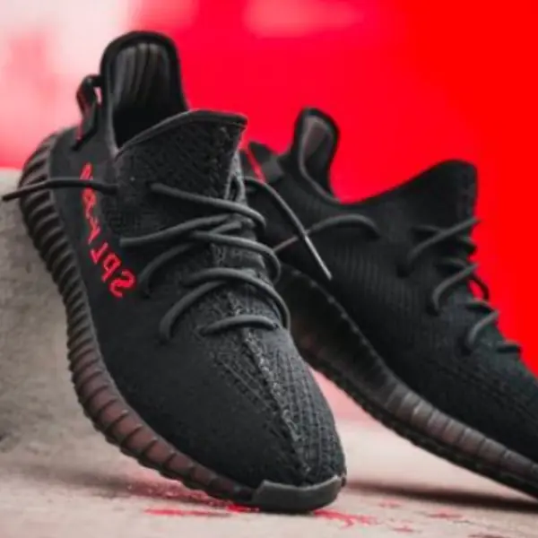 【波鞋抬轎】Nike Dunk 對決 Yeezy！經典到底誰可以勝出？編輯爆冷說：「這雙我可以！」｜ Ep.10