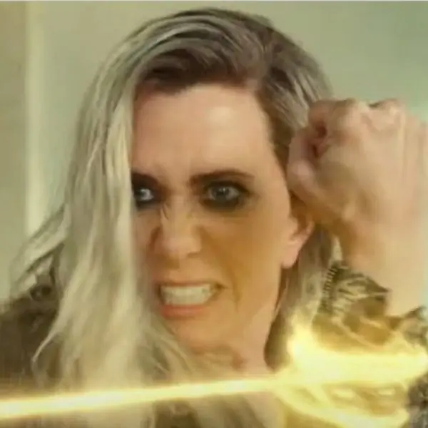 《神力女超人 1984》大反派「豹女」Kristen Wiig 表演靈感參考《魔鬼終結者》莎拉康納！