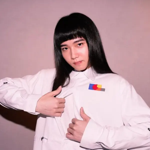 台灣之光無誤！金曲新人王持修再奪 MAMA 「最佳亞洲新人獎」、子瑜以中文講得獎感言被讚爆！