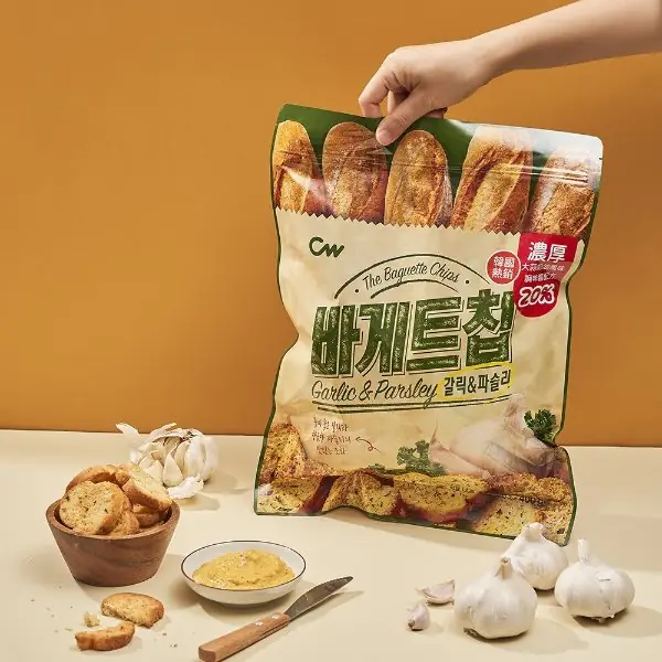 麻辣鍋口味的爆米花？！冬天追劇必備的 5 大零食推薦，韓國超夯大蒜麵包餅乾一吃就上癮！