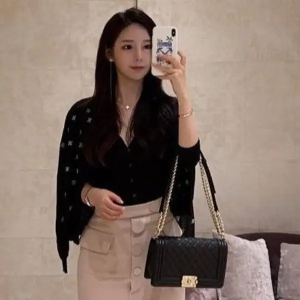 畫漫畫這麼賺？《女神降臨》正妹作家不只外型像女主，私下名牌包收藏也超夢幻！7 個精品夢幻包盤給妳