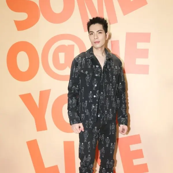 巨星級著用款！MOSCHINO 20秋冬男裝，  看看「 他們 」的個性演繹！