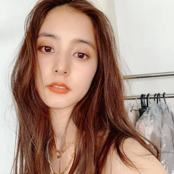 第一眼就看到的性感！十大「美唇女星」LISA 花瓣唇、邵雨薇桃心唇⋯教妳用妝容一秒 Get！