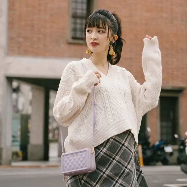 HAPPY 2021 ！ CHARLES & KEITH 推出超夢幻配色！網友：「融化了！」