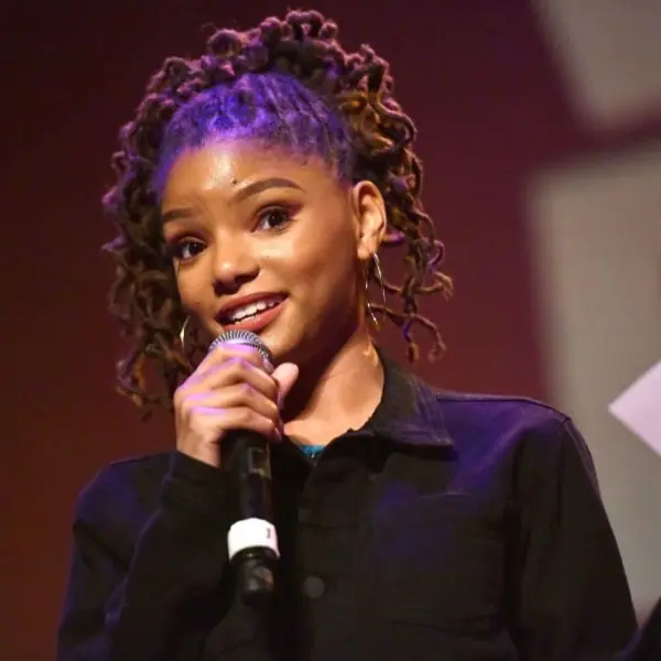 我能演好愛麗兒！迪士尼真人版《小美人魚》Halle Bailey 翻唱《冰雪奇緣》經典歌曲！