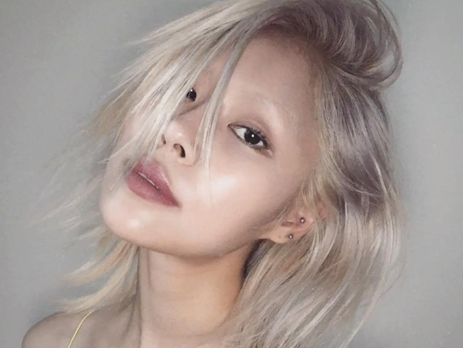 GD、A$AP Rocky 都是她閨蜜！朋友都大咖的超模 Ahreum Ahn，看她的穿搭很難不被吸引！