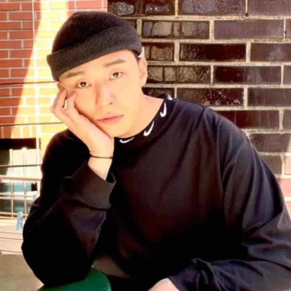 男神朴敘俊可以你也可以！3 款秋冬必備保暖「毛帽版型」推薦，來看最能修飾圓臉的選帽技巧！
