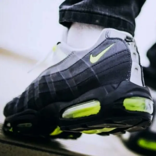 男神木村拓哉御用款！Nike Air Max 95 台灣將正式發售，這 3 位「球鞋穿搭範本」告訴你可以怎麼穿！