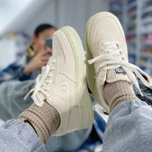 你們這對最好看！Ambush、Sacai、Nike⋯精選 5 雙「超帥情侶鞋」，鞋頭 CP 怎能沒有？