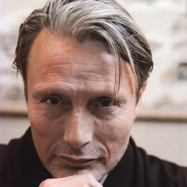 Mads Mikkelsen 進入《怪獸 3》片場已一週，首度露面受訪：遺憾我只見過強尼戴普一面！